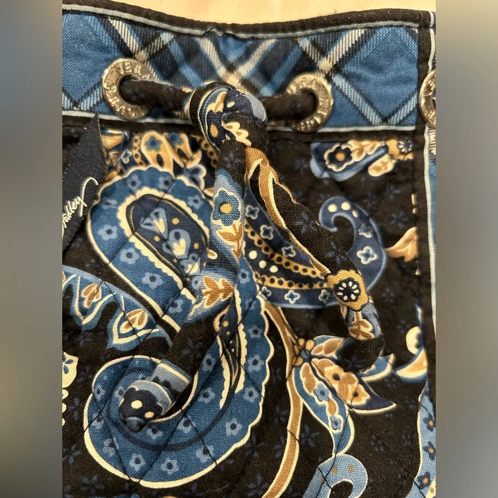 Vera Bradley Drawstring Blue Paisley Backpack Purse
